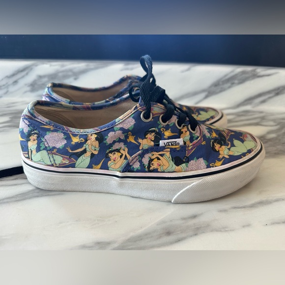 Vans x Disney Jasmine Sneakers - Picture 3 of 10